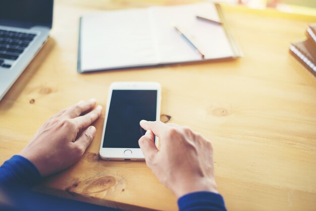 tipizzazione dei lavoratori sul suo telefono