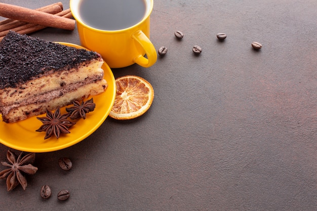 Tiramisù e caffè copiano lo spazio