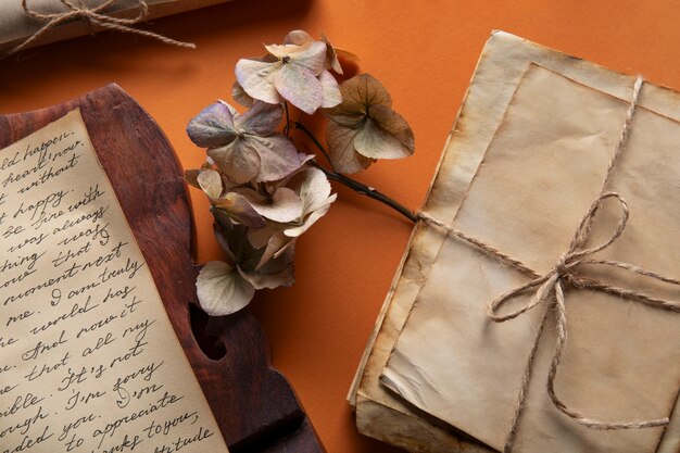 Top view arrangiamento di lettere d'amore