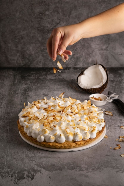 Torta deliziosa del primo piano con la noce di cocco