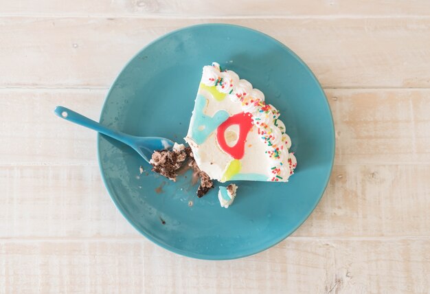 torta di gelato felice di compleanno