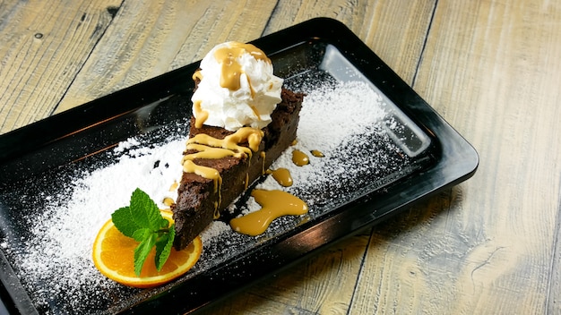 Torta sul tavolo di un ristorante