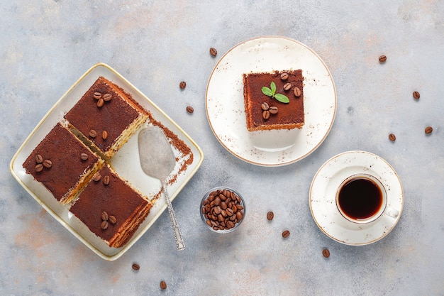 Torta tiramisù fatta in casa gustosa.