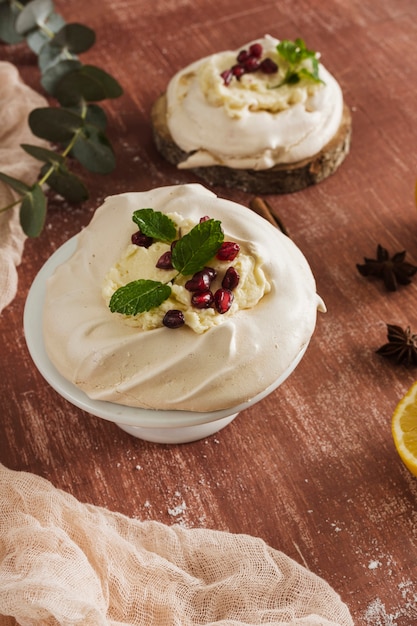 Torta tradizionale con panna montata