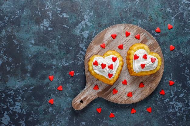 Torte a forma di cuore per San Valentino.