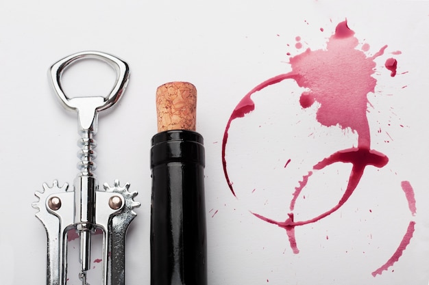 Trama di macchie di vino rosso