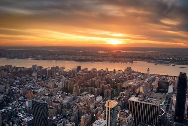 Tramonto sul fiume Hudson di Manhattan