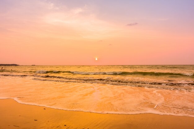 Tramonto sulla spiaggia