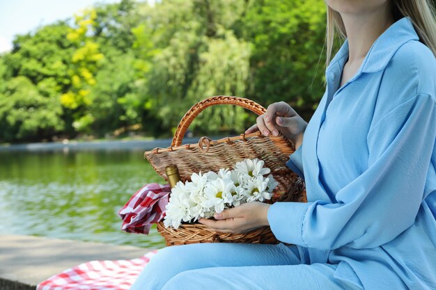 Trascorrere del tempo nella natura accessori da picnic per picnic