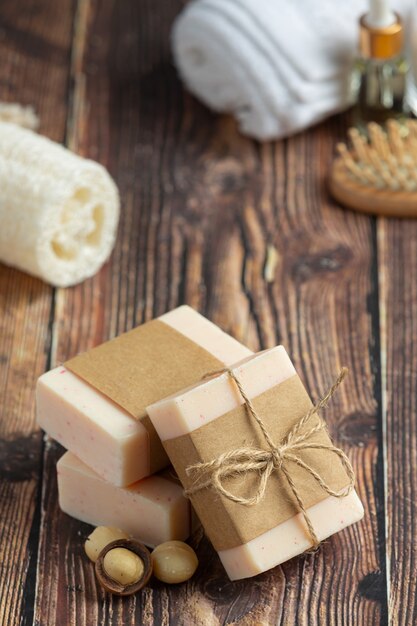 Trattamento per la cura della pelle con sapone di macadamia