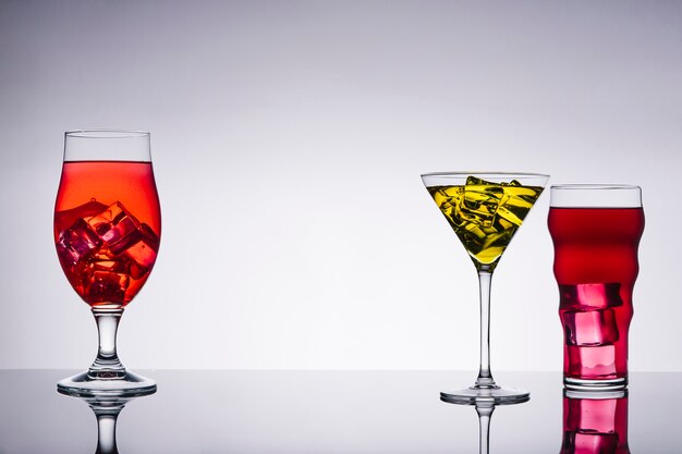 Tre cocktail eleganti