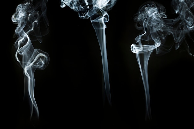 Tre forme ondulate di fumo