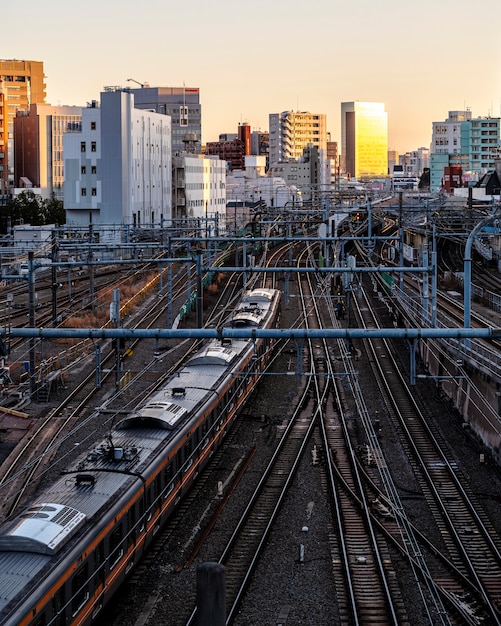 Treno del Giappone di paesaggio urbano