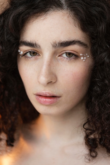 Trucco della donna con le perle