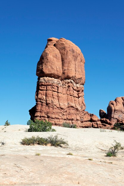 Una formazione di roccia rossa, situata nel Parco nazionale degli Arches a Moab, Utah