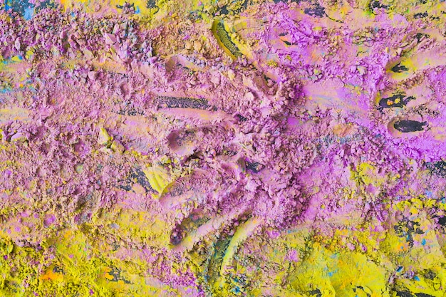 Una vista dall&#39;alto di polvere colorata mista di holi