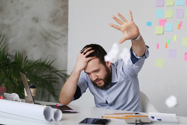 Uomo al lavoro