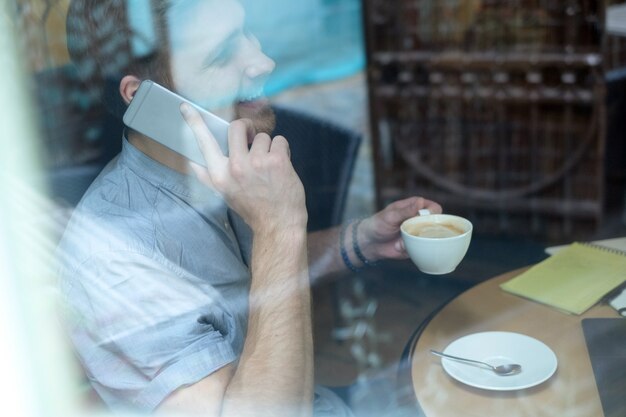 Uomo al lavoro