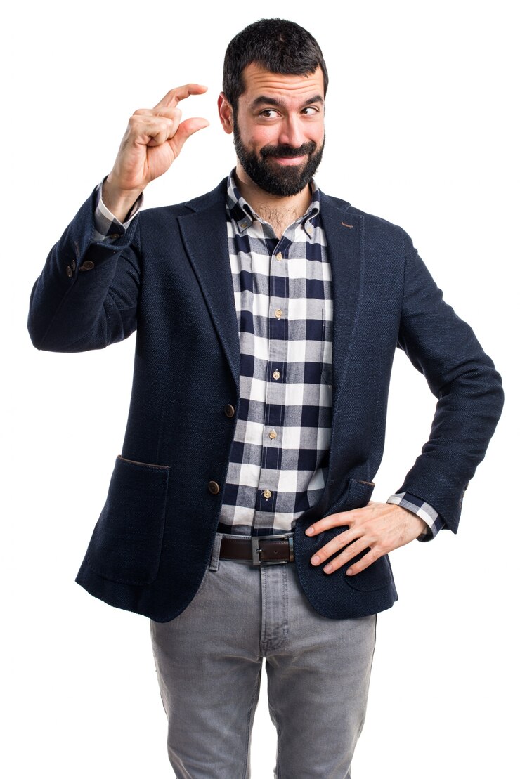 Foto gratuito uomo bello che fa piccolo segno