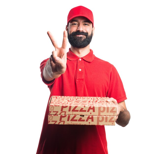 Uomo di consegna pizza contando due