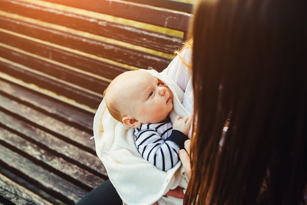 vacanza estiva madre maternità bambino