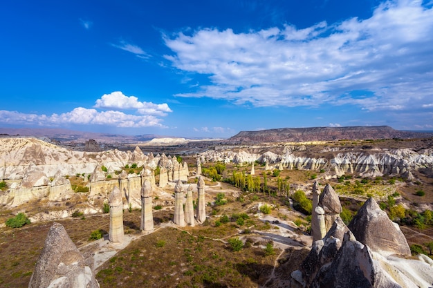 Valle dell'amore nel villaggio di Goreme, Cappadocia, Turchia.