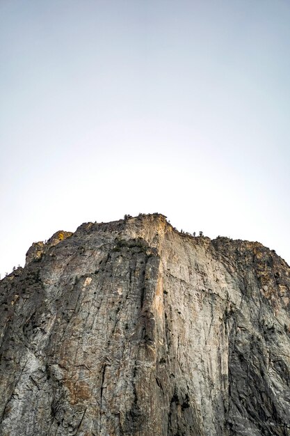 Valle dello Yosemite. Parco Nazionale Yosemite. Montagne e rocce, foresta