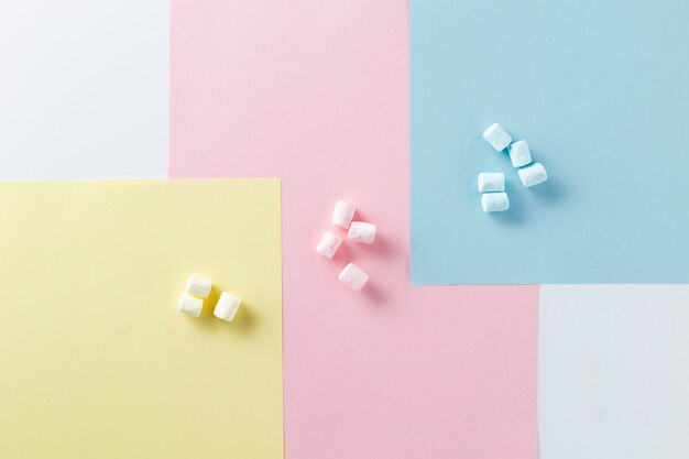 Varietà di colori con marshmallow