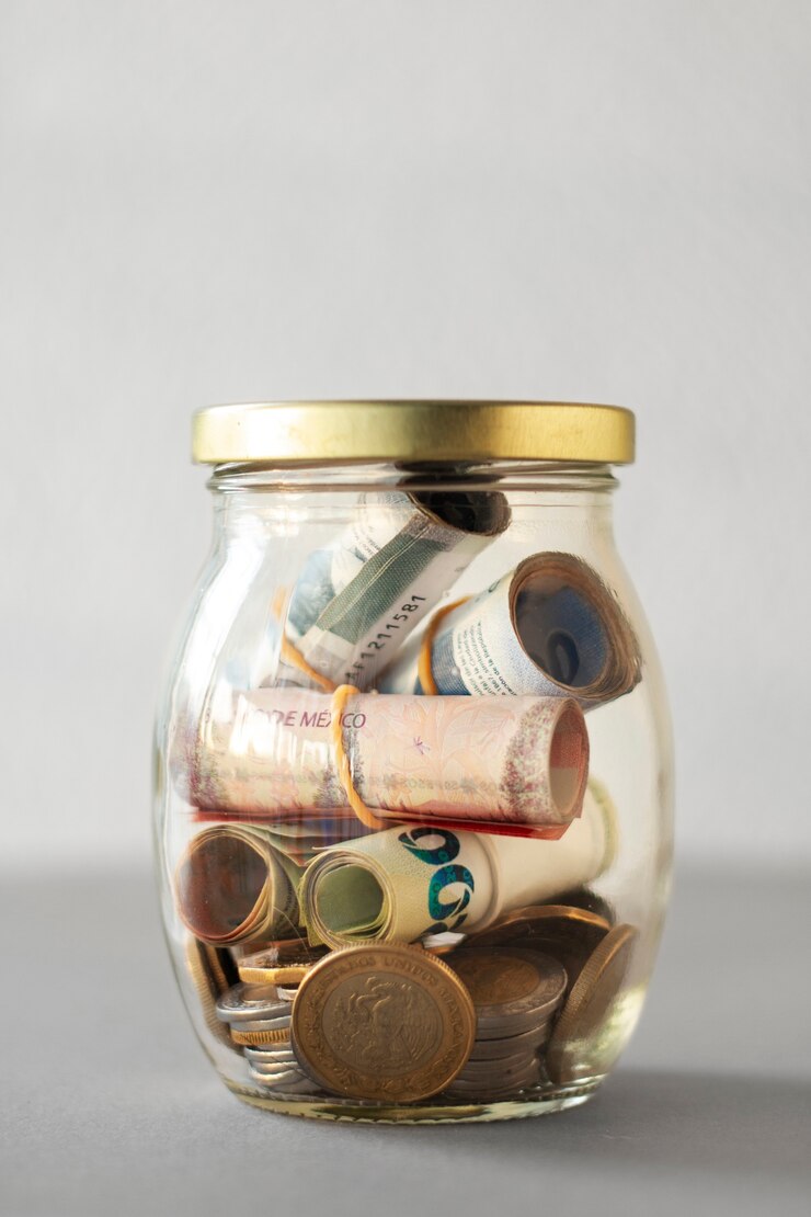 Foto gratuito vaso con pesos messicani