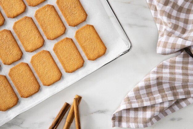 Vassoio con i biscotti