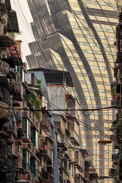 Vecchio e nuovo edificio a Macao