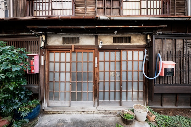 Vecchio ingresso di casa in Giappone