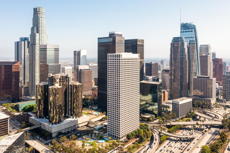 Foto gratuito veduta aerea complessa della città