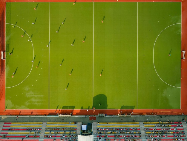 Veduta aerea del campo in erba per l'hockey