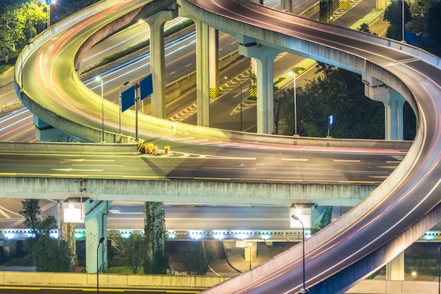 Veduta aerea di Shanghai overpass a notte