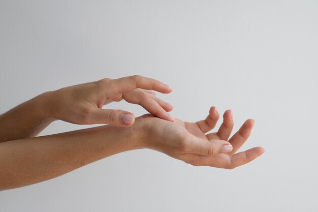 Veduta delle mani umane