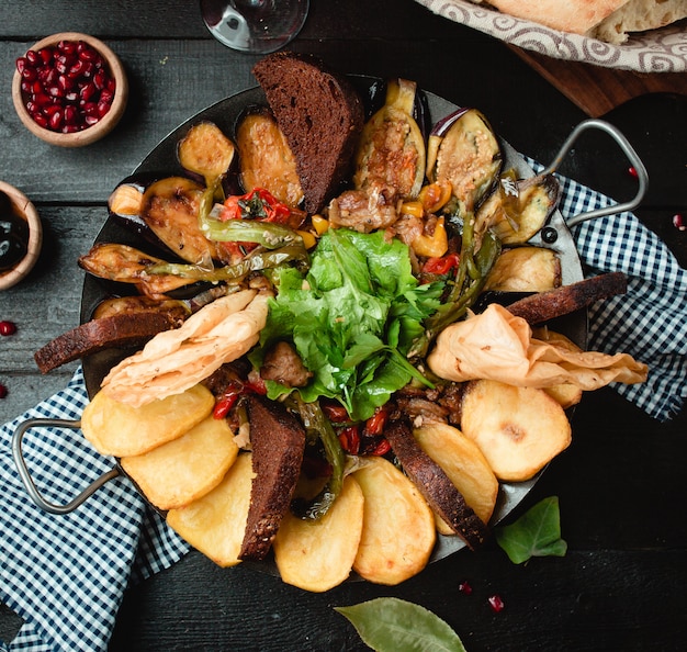 verdure a base di patate cotte a carbone