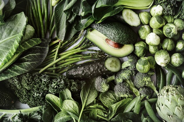 Verdure verdi piatte per una dieta sana