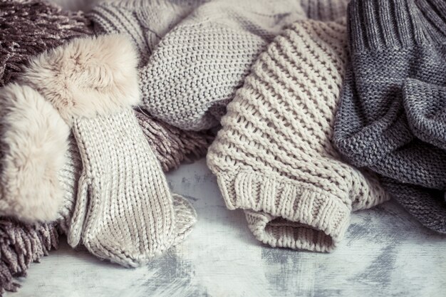 vestiti caldi a maglia