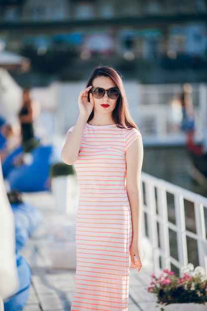 vestito dalla donna della natura modello di vista