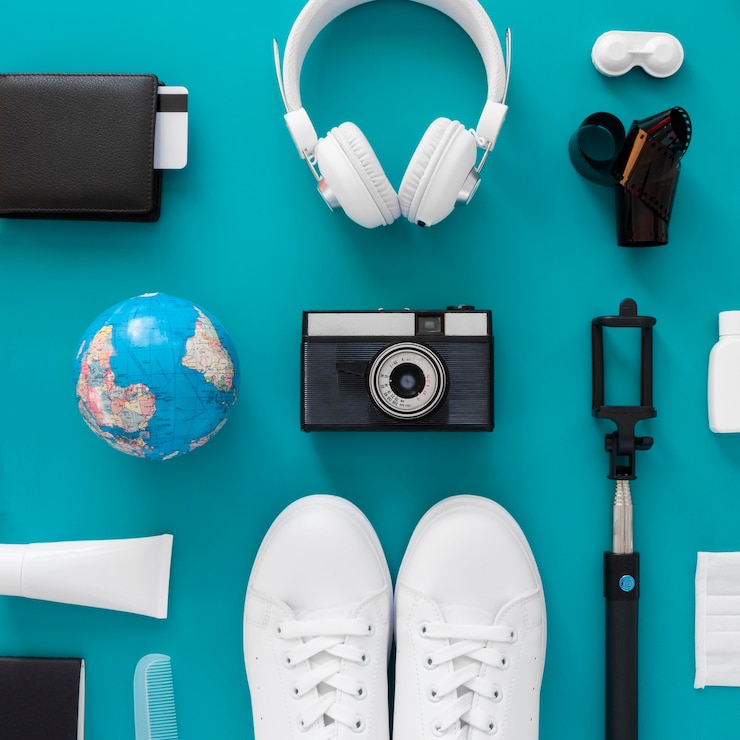 Foto gratuito viaggio ancora vita pack piatto laici