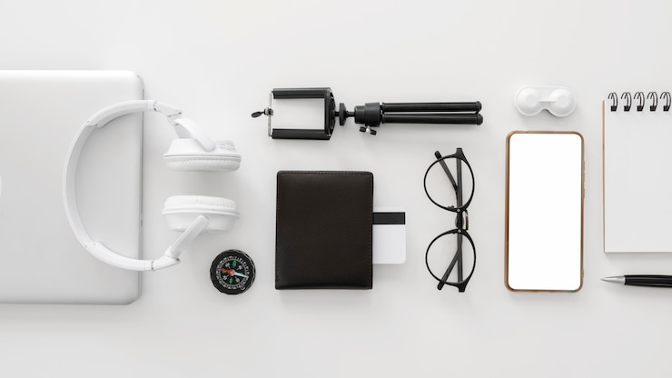 Foto gratuito viaggio ancora vita pack piatto laici
