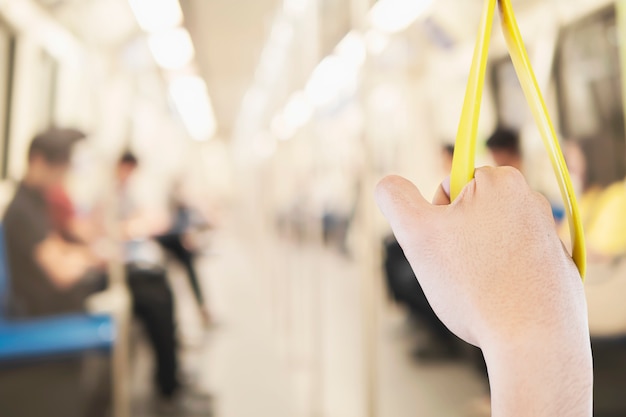 Viaggio del passeggero in metropolitana in Tailandia - la gente ed il concetto di trasporto pubblico