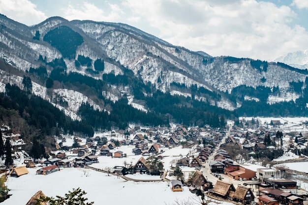 villaggio di neve a Shirakawago