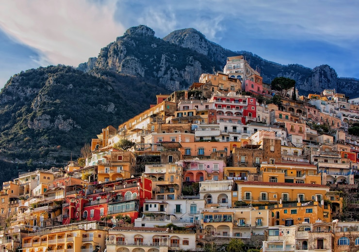 Foto gratuito villaggio nel fuoco poco profondo