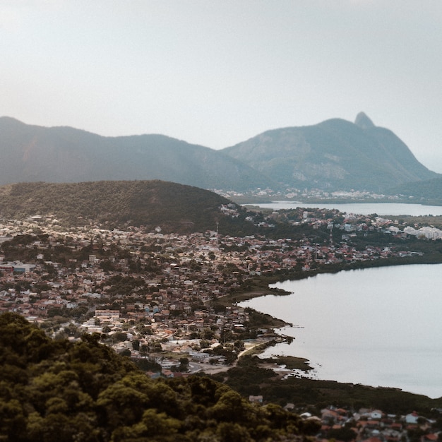 Vista aerea del comune di Niteroi a Rio de Janeiro, Brasile