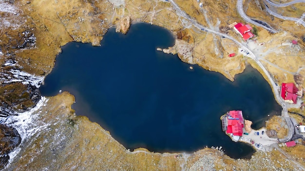 Vista aerea del drone della rotta Transfagarasan, natura in Romania