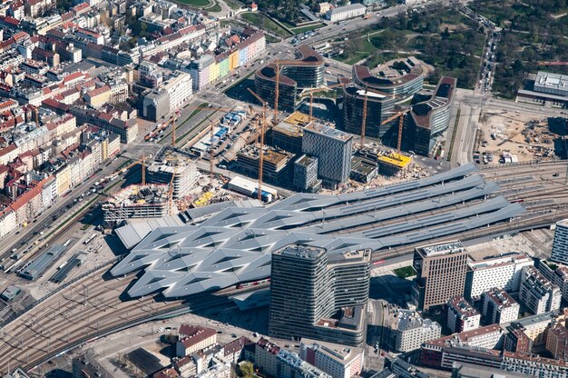 Vista aerea della stazione ferroviaria di Vienna, Vienna, Austria