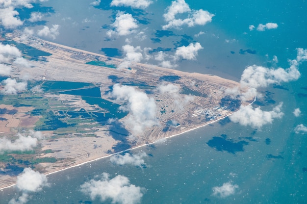 Vista aerea di Dungeness compresi Lydd e la Riserva Naturale, Kent, Regno Unito