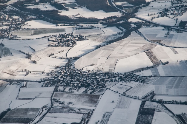 Vista aerea di un villaggio francese a ovest di Ginevra